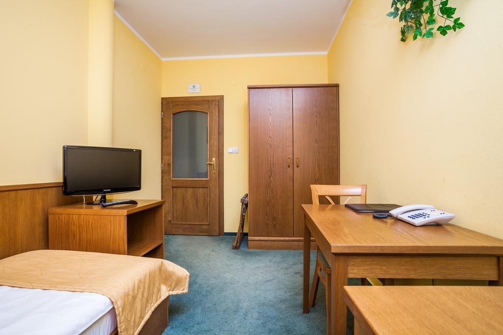 Hotel Jelinkova Vila Велке-Мезиржичи Экстерьер фото